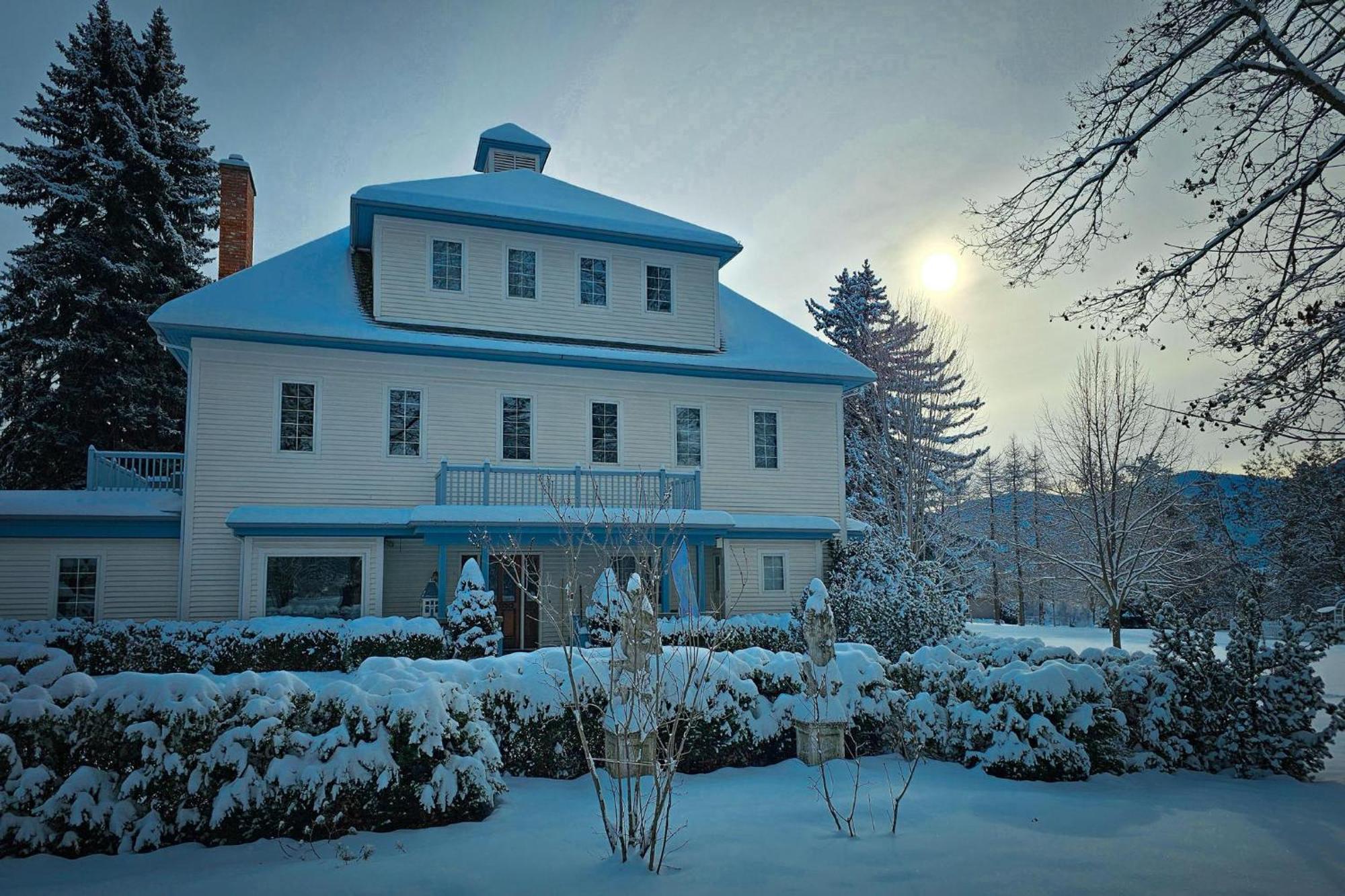 Gardenview Estate Bed And Breakfast Kettle Falls Exterior photo